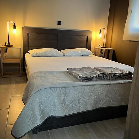Joannas Airport Luxury Rooms Artemida  Exterior foto