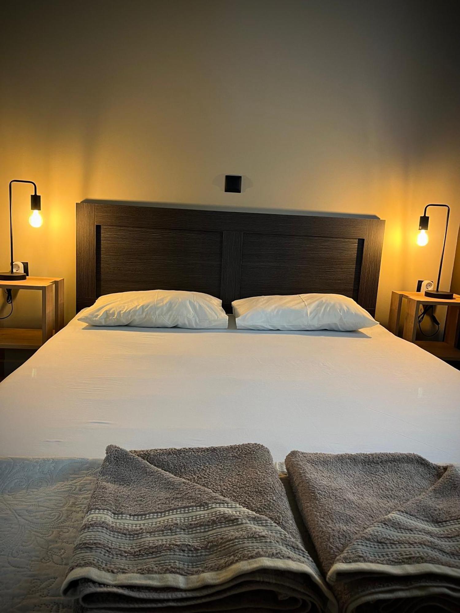 Joannas Airport Luxury Rooms Artemida  Exterior foto
